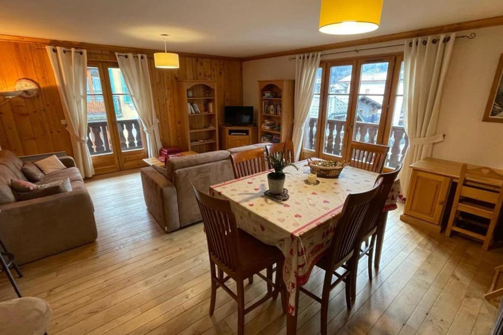 Appartement Large apartment in Chamonix - close to the slopes 306 Rue du Docteur Paccard 74400 Chamonix-Mont-Blanc