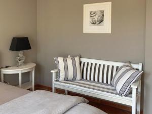 Large comfortable apartment by the sea