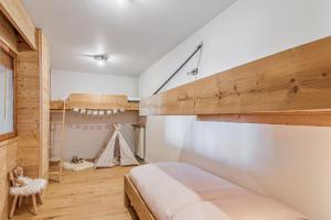 Large flat with terrace pools tennis at the heart of Megève - Welkeys