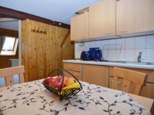 Large holiday home two living areas quiet location big garden grilling area