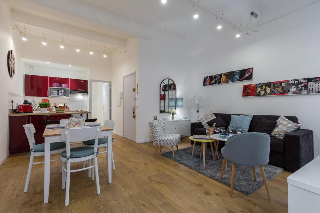 Large one bedroom flat in the Old Town 19 Rue du Marché, 06300 Nice