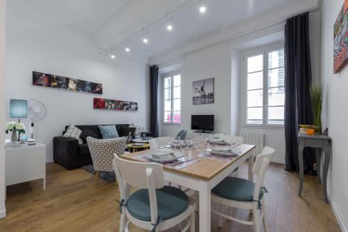 Large one bedroom flat in the Old Town