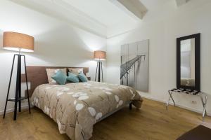 Large one bedroom flat in the Old Town