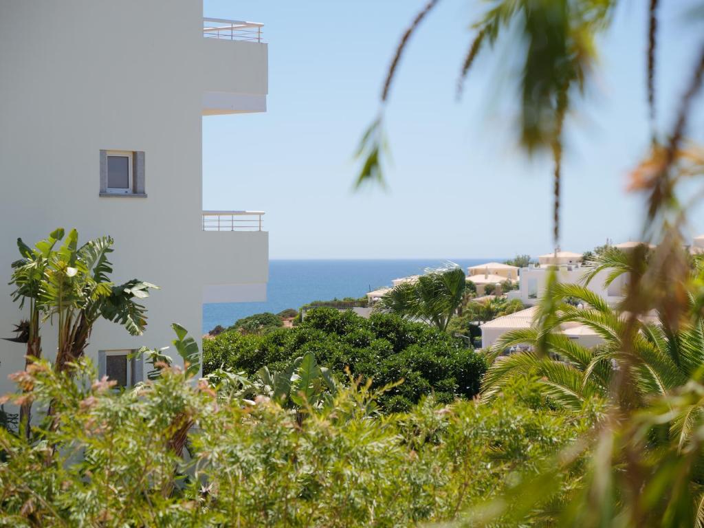 Large Penthouse Near Porto de Mos Beach With Magnificent Views In Lagos Porto de Mos, Condominio Vila Mos, Rua Quinta das Laranjeiras Nucleo 4, Andar 1, Apartamento 52, 8600-282 Lagos