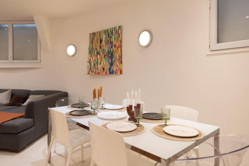 Large quiet Parisian nest near the stations
