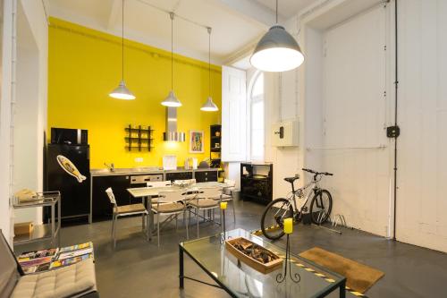 Large & Relaxing loft in Alfama