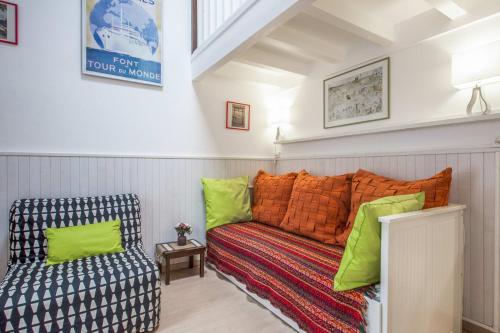 Large studio 150m to the beach in St Jean de Luz - Welkeys