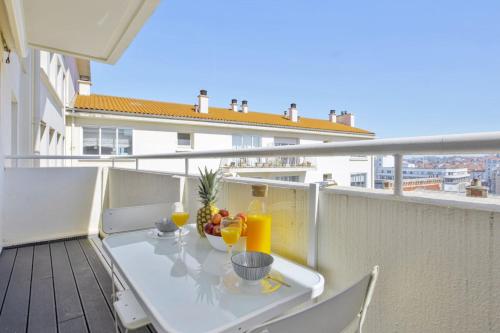 Large studio design w balcony at the heart of Biarritz - Welkeys