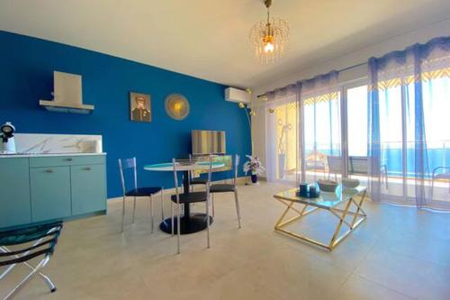 Large studio with terrace and sea view