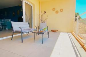Large studio with terrace and sea view