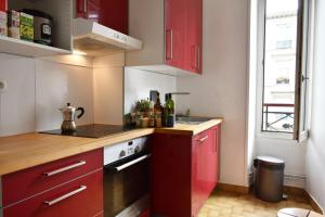 Large Stylish Studio Near Train Station
