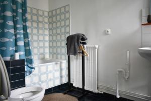 Large Stylish Studio Near Train Station