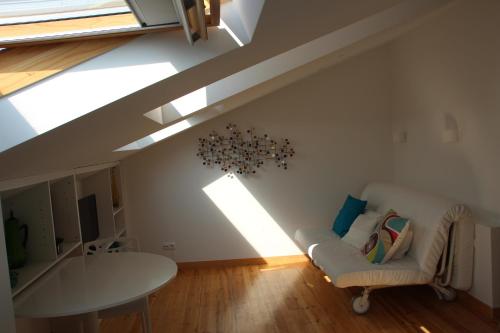 Largo Trigueiros Light-Filled Loft Apartment