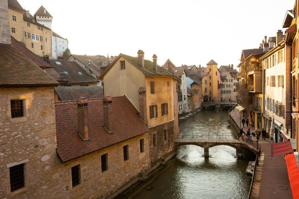 Appartement LaSuitedu12 - Aprtement for 2 people view of the Old Prison 12 Rue Grenette 74000 Annecy