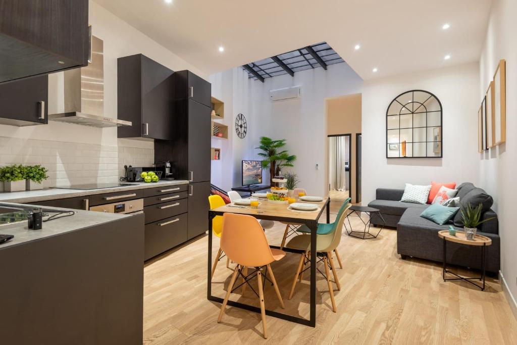 LAtelier 2br w AC at 4 min from the beaches of Old Nice Welkeys 4 Rue Centrale, 06300 Nice