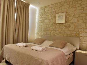 Lavish Apartment in Villes que des Corbi res with Terrace