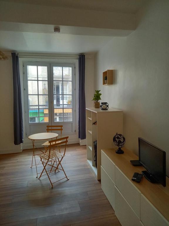 Appartement Le 105 _ Grand studio en centre ville 105 Rue de la Barre 76200 Dieppe