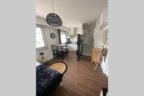 Le 13 du temple - plein coeur centre ville, résidence privée, 5mn gare Sncf, WIFI et Netflix