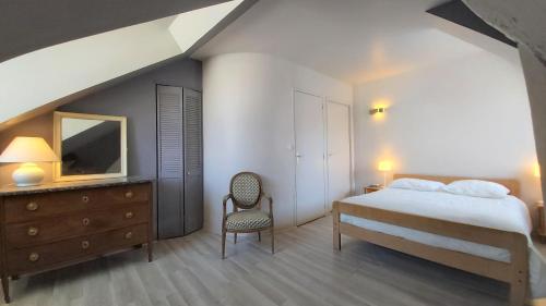 LE 17 duplex quartier Cathedrale parking privé
