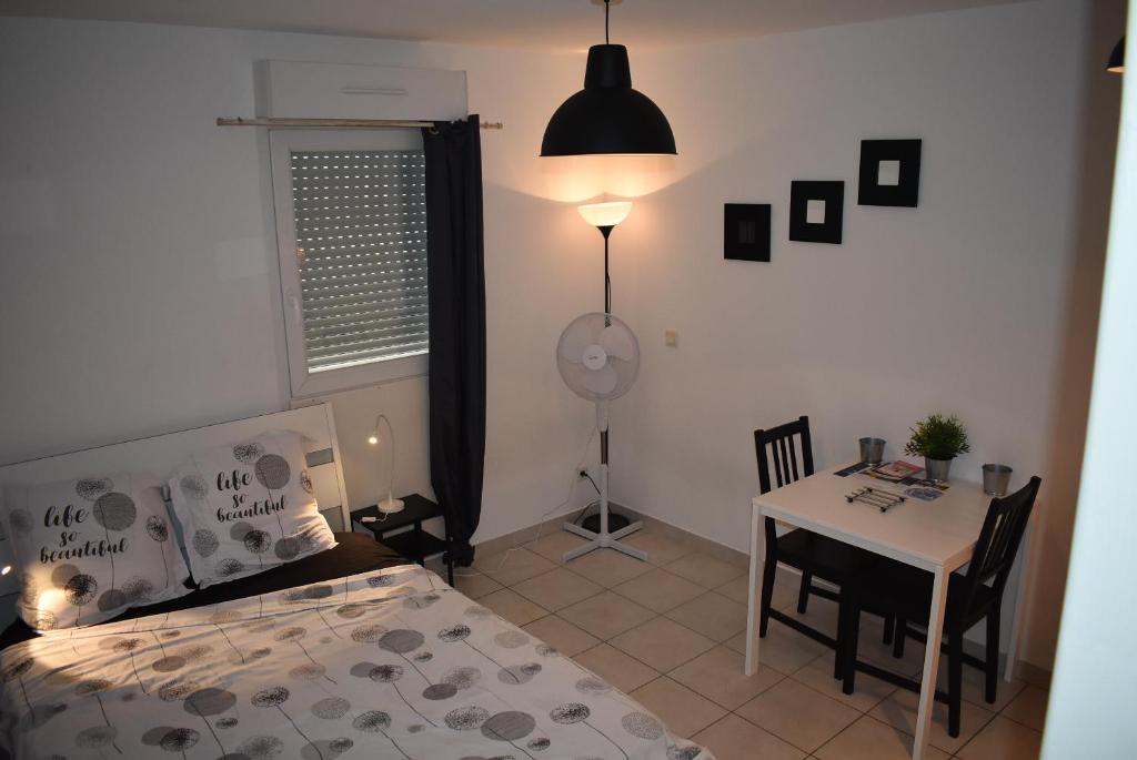 Appartement LE 18 Dhuoda 18 Rue Dhuoda 30900 Nîmes