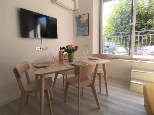 Appartement Le 2 - Un balcon sur le Port 2 Boulevard Victor Hugo 83150 Bandol Provence-Alpes-Côte d\'Azur