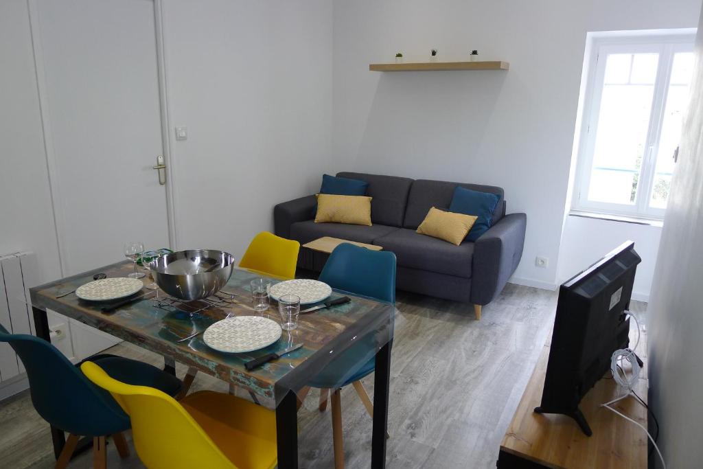 Le 67b Emplacement idéal coeur des Sables T2 *** 30 m2 67 bis Rue de l'Hôtel de ville, 85100 Les Sables dʼOlonne