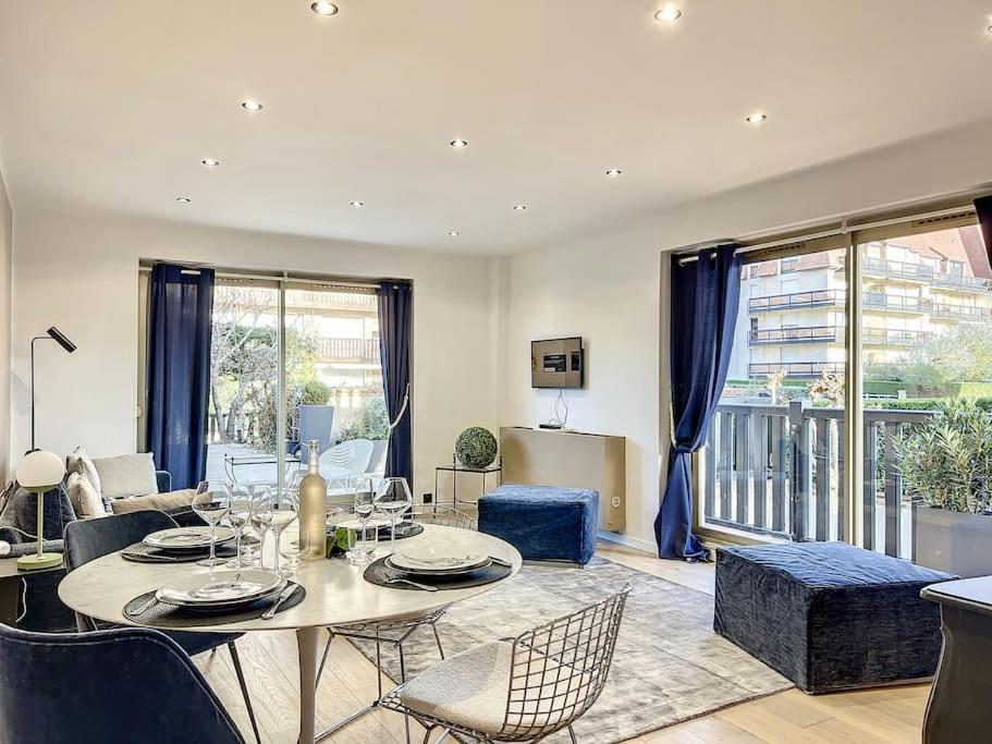 Appartement Le 7eme Art - YourHostHelper 21 Rue des Villas 14800 Deauville