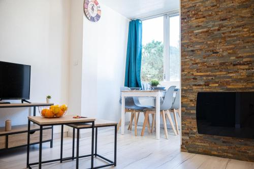 LE BABY STUDIO - PLEIN CENTRE COSY 2Min PLAGE WIFI Gratuit- COHôteConciergerie La Grande Motte