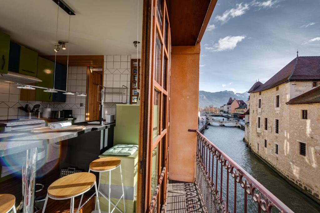 Appartement Le Balcon du Palais de l'Isle - Aprtement 4 with stunning views 6 rue Grenette 74000 Annecy