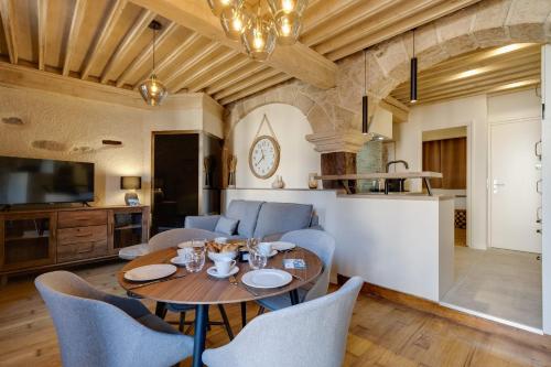 Le Balcon Perrière I - Appartement de charme avec vue directe sur le Thiou