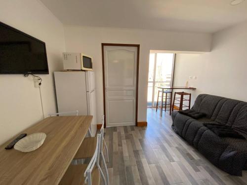 Appartement Appartement Le Barcarès, 2 pièces, 4 personnes - FR-1-81-563 SOLEIL LEVANT 2 N°320 N°320- 3° étage - Avenue de la Grande plage Le Barcarès