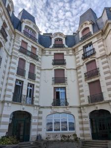 Appartement Le Bateau - Vue imprenable sur la mer BAT C, 1er Etage, Porte Jaune et Rouge 1 Rue d'Axbridge 14510 Houlgate Normandie