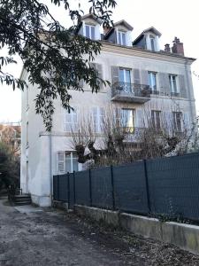 Le Beauvoir - appartement dans maison classée, jardin, parking