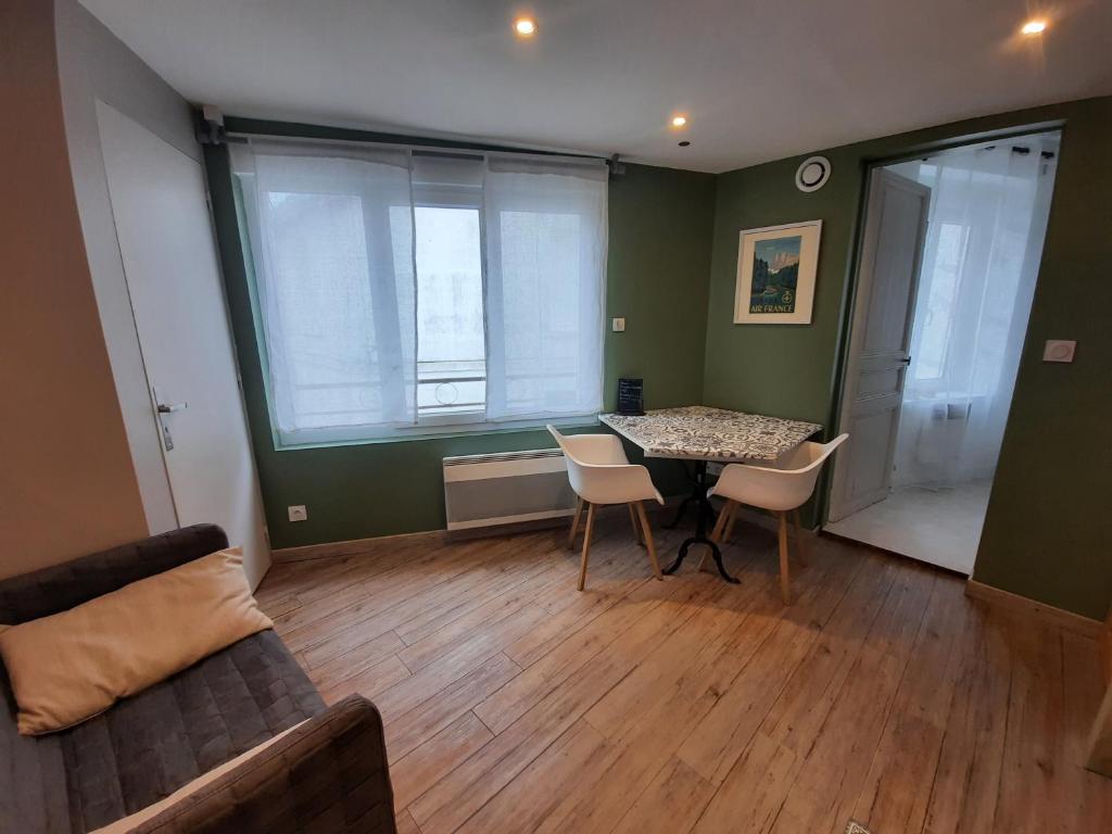 Appartement Le bel étage Normand T1 2 Rue Sainte-Marie 50400 Granville