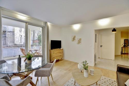 Le Bienheureux Beau T2 en plein centre avec grande Terrasse