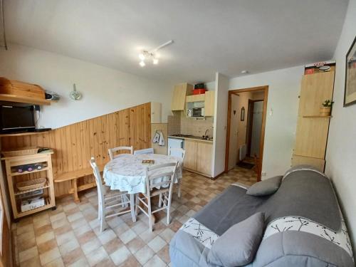 Appartement Le Biot, 2 pièces, 6 personnes - FR-1-573-106 Le Biot france