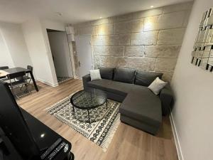 Appartement Le Black & White, Idéal couple, détente, business 27B Rue Mellaise 79000 Niort Deux-Sèvres