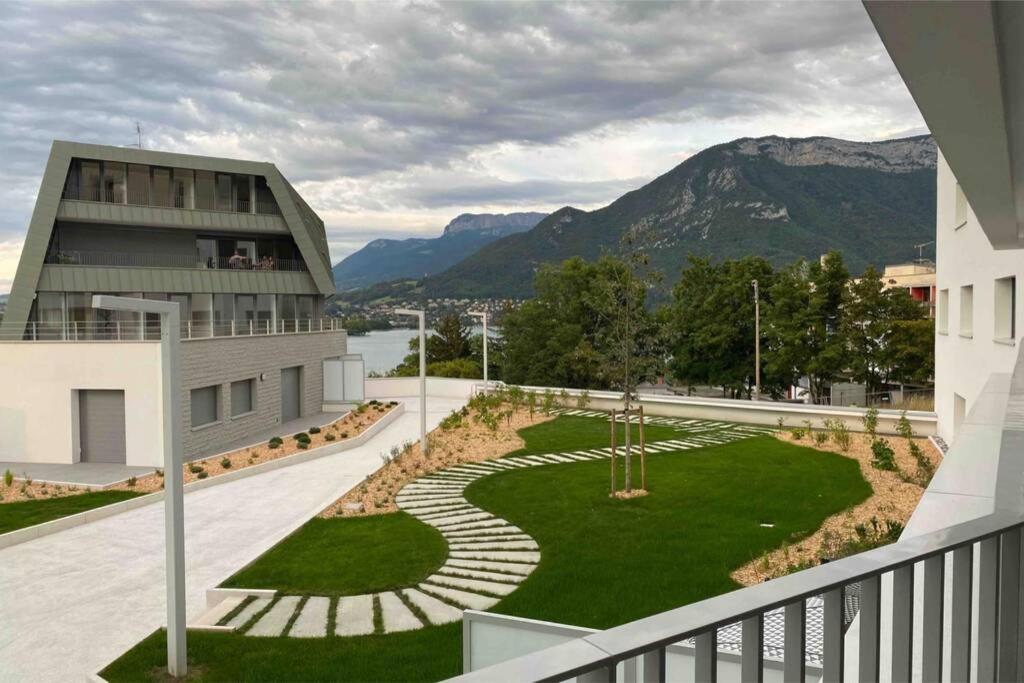 Appartement Le Bohème Beau T2 vue lac & montagnes + garage 13 Boulevard de la Corniche 74000 Annecy