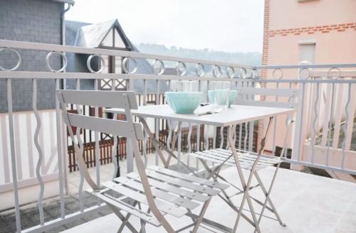 Le Bouloir-Appartement avec balcon et parking privé