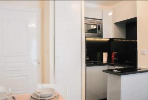 Le Bouloir-Appartement avec balcon et parking privé