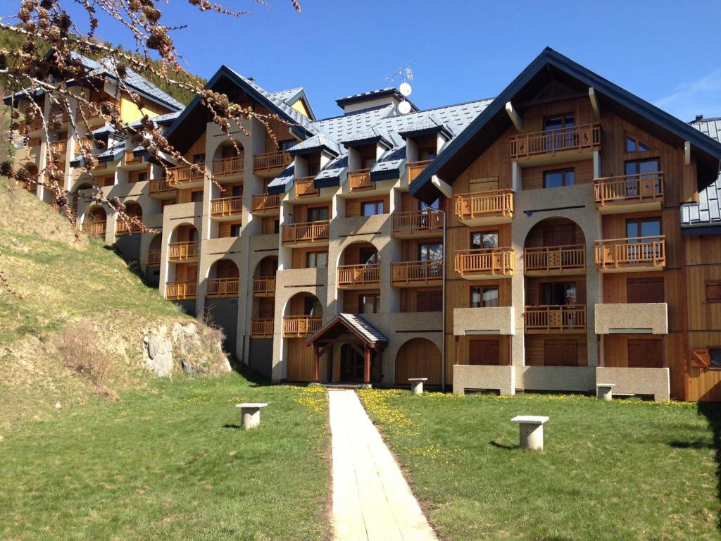 Appartement Le Bouquetin - Immeuble Le Pluton 3 Rue du Rouchas 38860 Les Deux Alpes