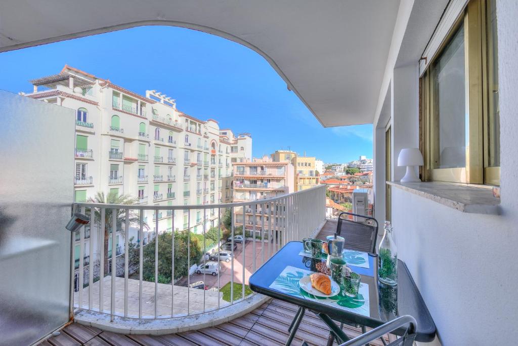 Appartement Le Bristol V - Happy Rentals 138 Boulevard President Wilson 06160 Juan-les-Pins