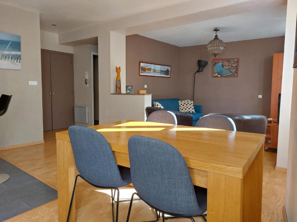 Le Bullière 60m2 plein centre! 1er etage 2 Rue de la Bulliere, 12000 Rodez
