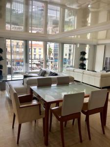 ''Le cadre royal'' appartement de standing sur quai avec parking