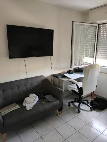 LE CALME AVEC TERRASSE ET FIBRE DEUX CHAMBRES