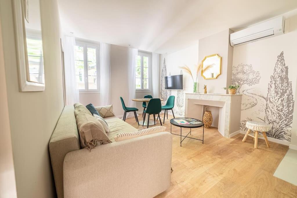 Le Casa-blanca Magnifique Appartement chic&cosy 17 Boulevard Lazare Carnot, 83610 Collobrières