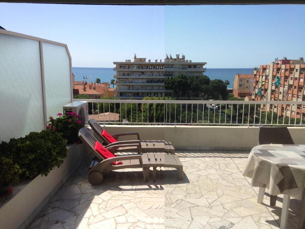 Appartement Le Castel du Cros Le Castel du Cros A 1, avenue De Lattre de Tassigny 06800 Cagnes-sur-Mer