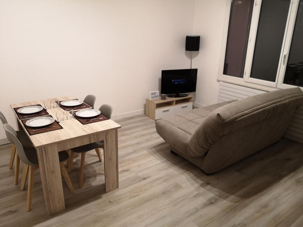 Le Central 15 Rue des Italiens, 74200 Thonon-les-Bains