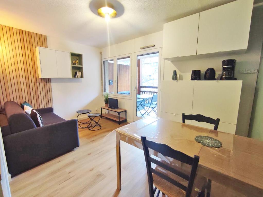 Appartement Le cerf charmant, T2, Luchon Appartement 1B Résidence Sentein 31110 Luchon