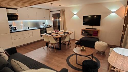 Le Chaberton, rénové en 2021, pied des pistes et spa
